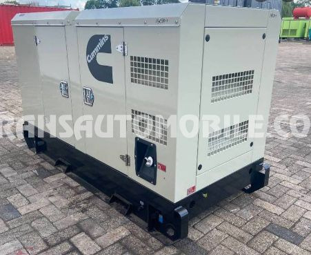 Cummins 220 KVA 34.0L DIESEL - EXPORT OUT EU - Generador industriale: foto 1 Cummins 220 KVA 34.0L DIESEL - EXPORT OUT EU - Generador industriale: foto 1