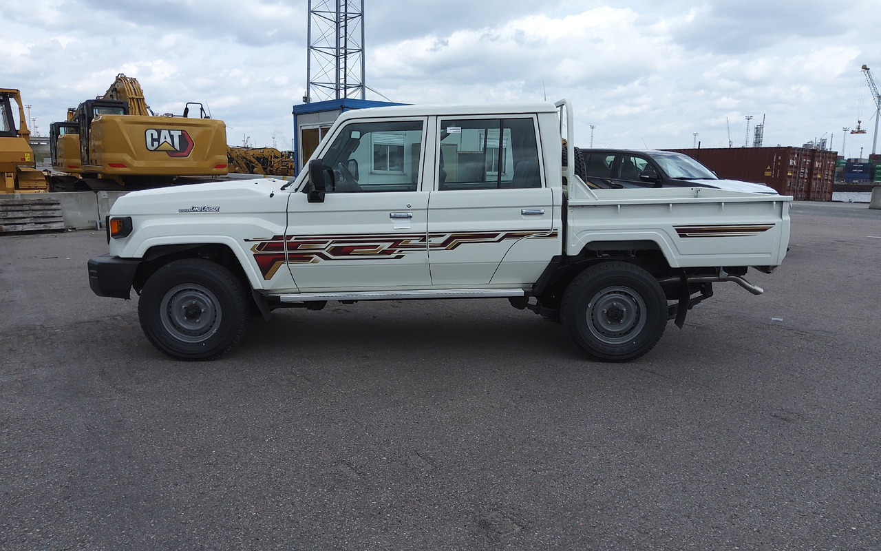 Toyota Toyota Land cruiser 79 grj double cabin 4.0L Petrol Manual 5 SEATS/PLACES - Coche: foto 5 Toyota Toyota Land cruiser 79 grj double cabin 4.0L Petrol Manual 5 SEATS/PLACES - Coche: foto 5
