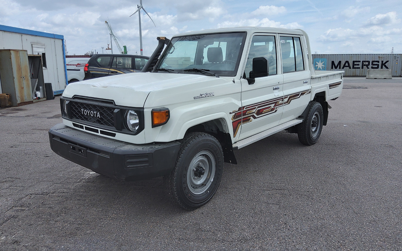 Toyota Toyota Land cruiser 79 grj double cabin 4.0L Petrol Manual 5 SEATS/PLACES - Coche: foto 1 Toyota Toyota Land cruiser 79 grj double cabin 4.0L Petrol Manual 5 SEATS/PLACES - Coche: foto 1