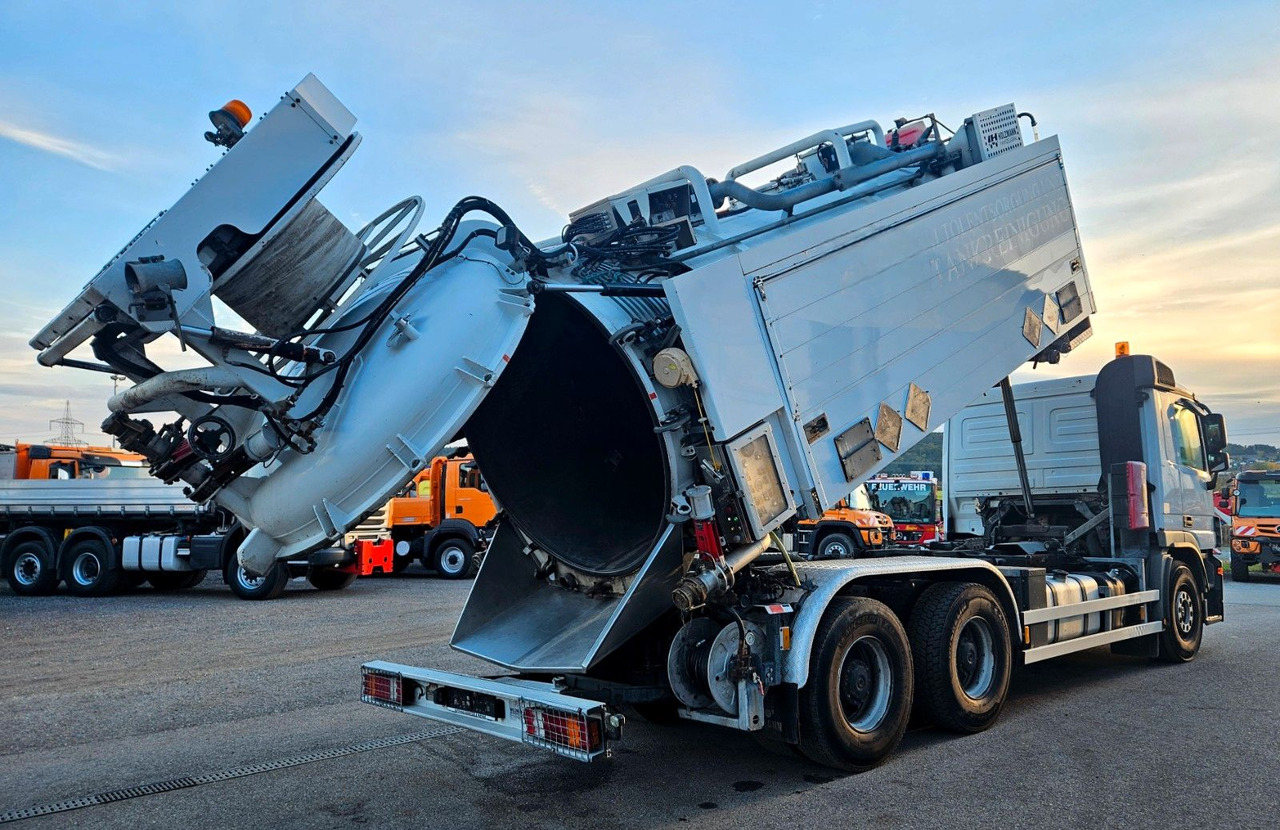 Mercedes-Benz ACTROS 2641 HOLZMANN Tankreiniger Saug-Druck ADR - Limpieza de alcantarillado: foto 4 Mercedes-Benz ACTROS 2641 HOLZMANN Tankreiniger Saug-Druck ADR - Limpieza de alcantarillado: foto 4