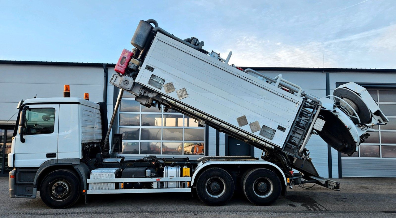 Mercedes-Benz ACTROS 2641 HOLZMANN Tankreiniger Saug-Druck ADR - Limpieza de alcantarillado: foto 2 Mercedes-Benz ACTROS 2641 HOLZMANN Tankreiniger Saug-Druck ADR - Limpieza de alcantarillado: foto 2