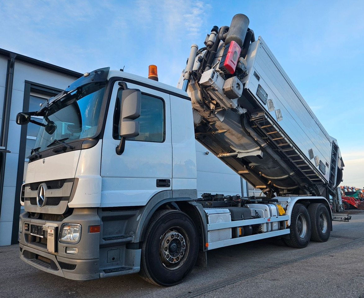 Mercedes-Benz ACTROS 2641 HOLZMANN Tankreiniger Saug-Druck ADR - Limpieza de alcantarillado: foto 1 Mercedes-Benz ACTROS 2641 HOLZMANN Tankreiniger Saug-Druck ADR - Limpieza de alcantarillado: foto 1