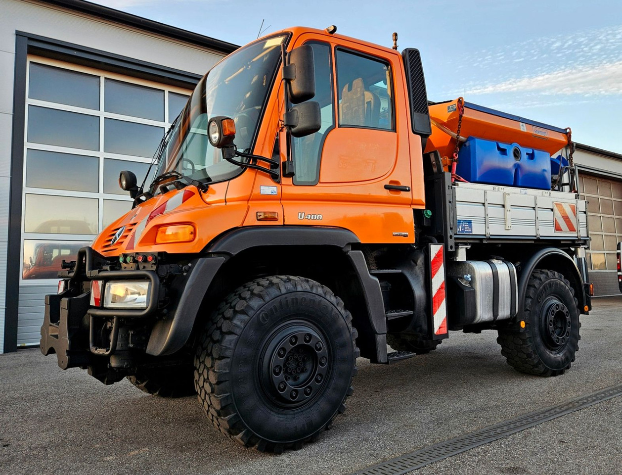 Unimog U400 6 Zylinder EAS 5960h - Camión volquete: foto 1 Unimog U400 6 Zylinder EAS 5960h - Camión volquete: foto 1