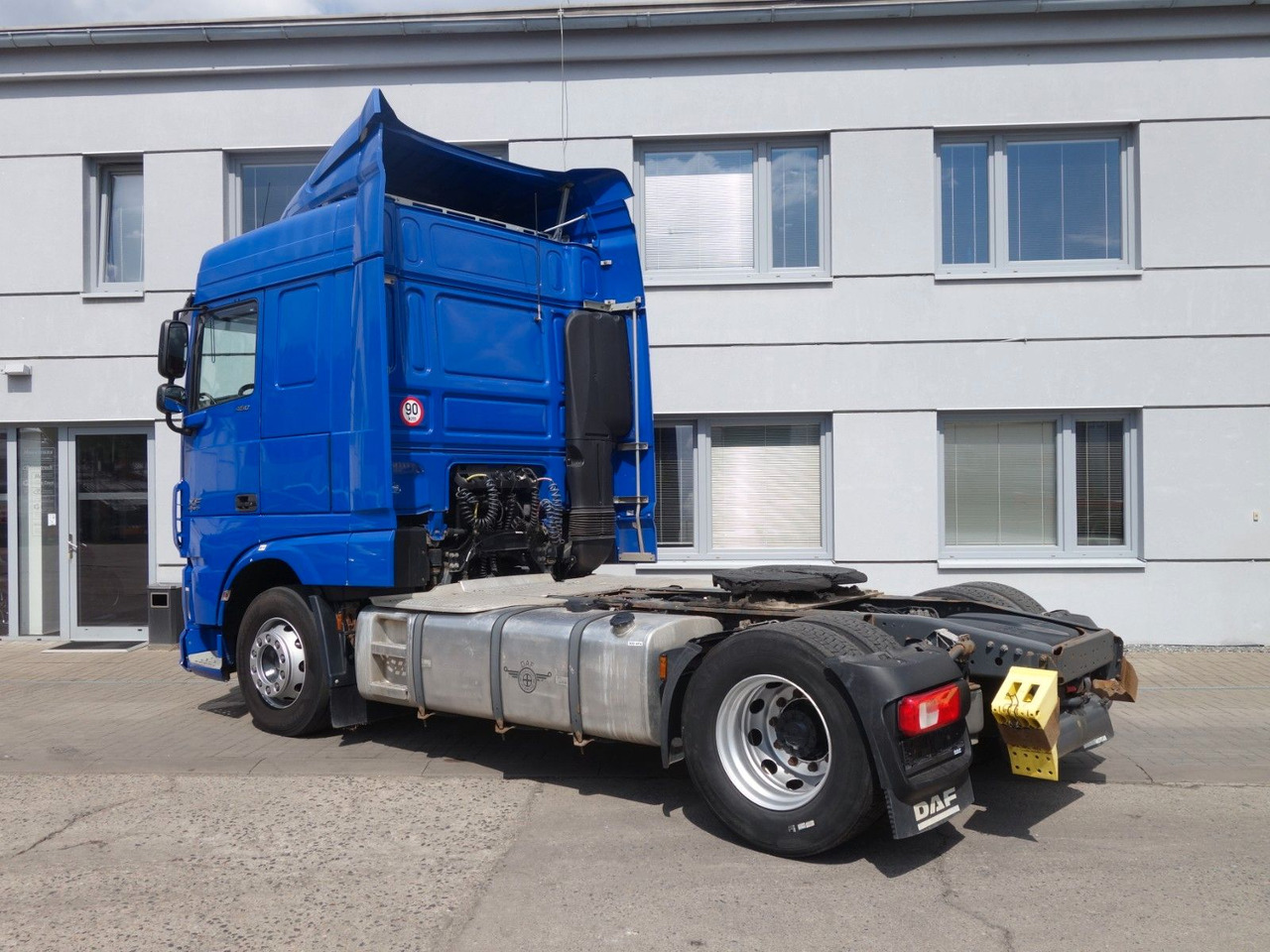 DAF XF 460 SC Standard, Standklima, 3 Stk. - Cabeza tractora: foto 4 DAF XF 460 SC Standard, Standklima, 3 Stk. - Cabeza tractora: foto 4
