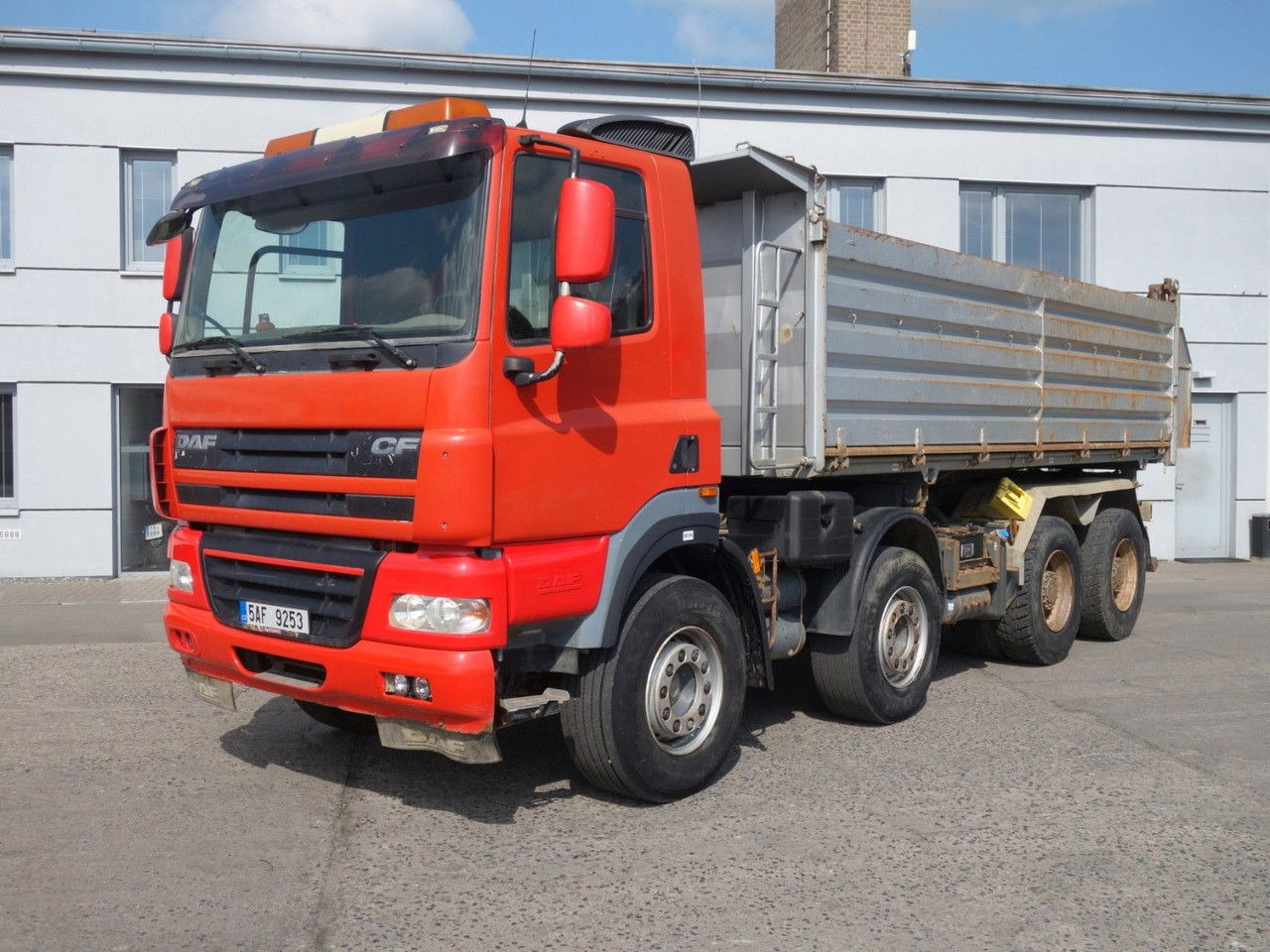 DAF CF 85.410 8x4 mit Meiller - Camión volquete: foto 1 DAF CF 85.410 8x4 mit Meiller - Camión volquete: foto 1