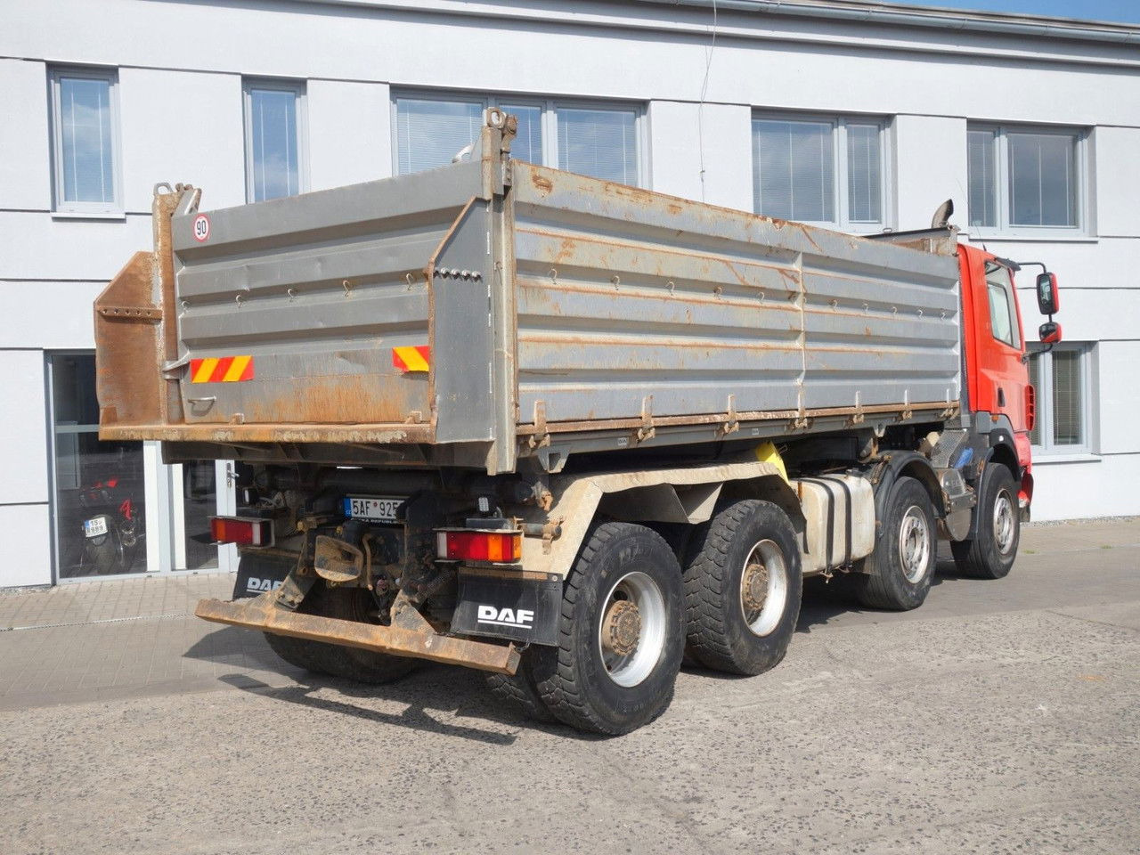 DAF CF 85.410 8x4 mit Meiller - Camión volquete: foto 5 DAF CF 85.410 8x4 mit Meiller - Camión volquete: foto 5