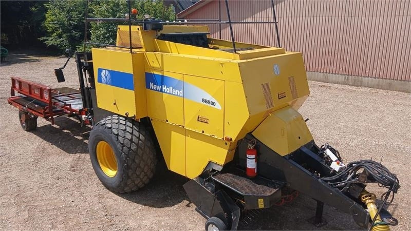 New Holland BB980 BB980 - Empacadora de pacas cuadradas: foto 2 New Holland BB980 BB980 - Empacadora de pacas cuadradas: foto 2