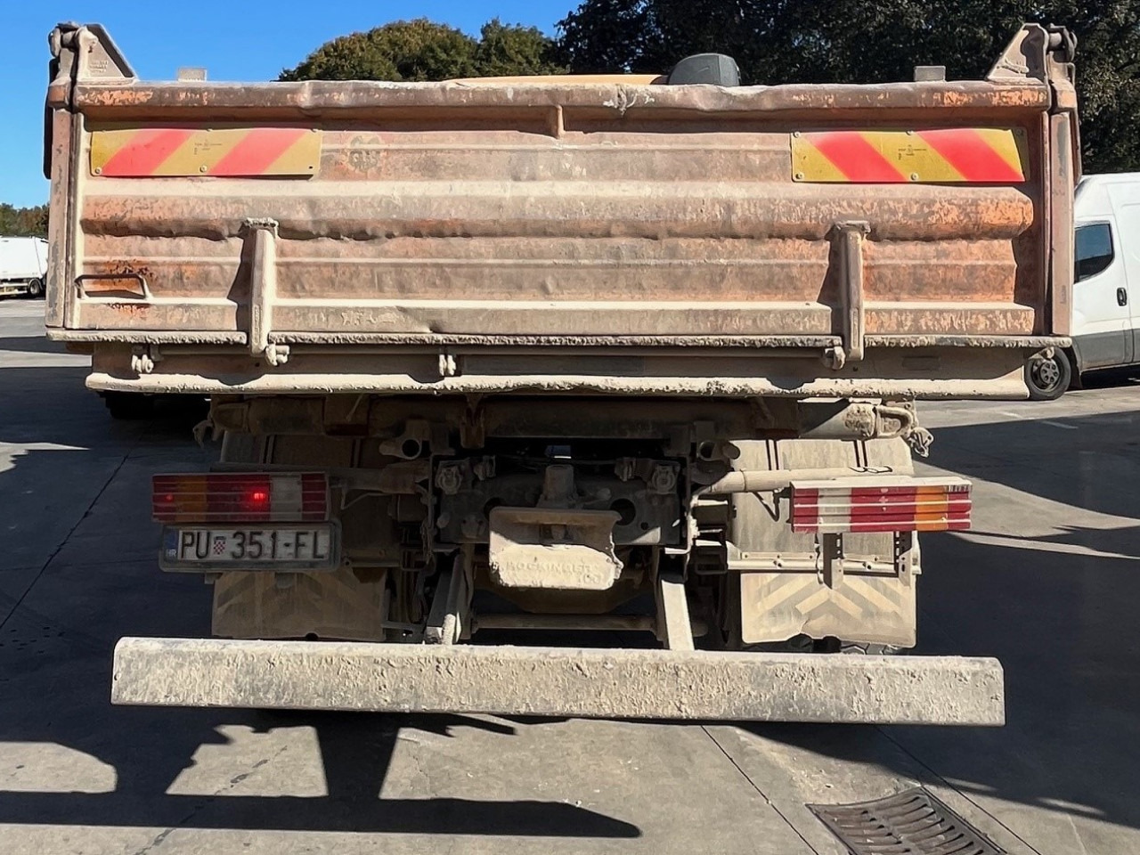 MERCEDES-BENZ Actros 1831 K - Camión volquete: foto 4 MERCEDES-BENZ Actros 1831 K - Camión volquete: foto 4