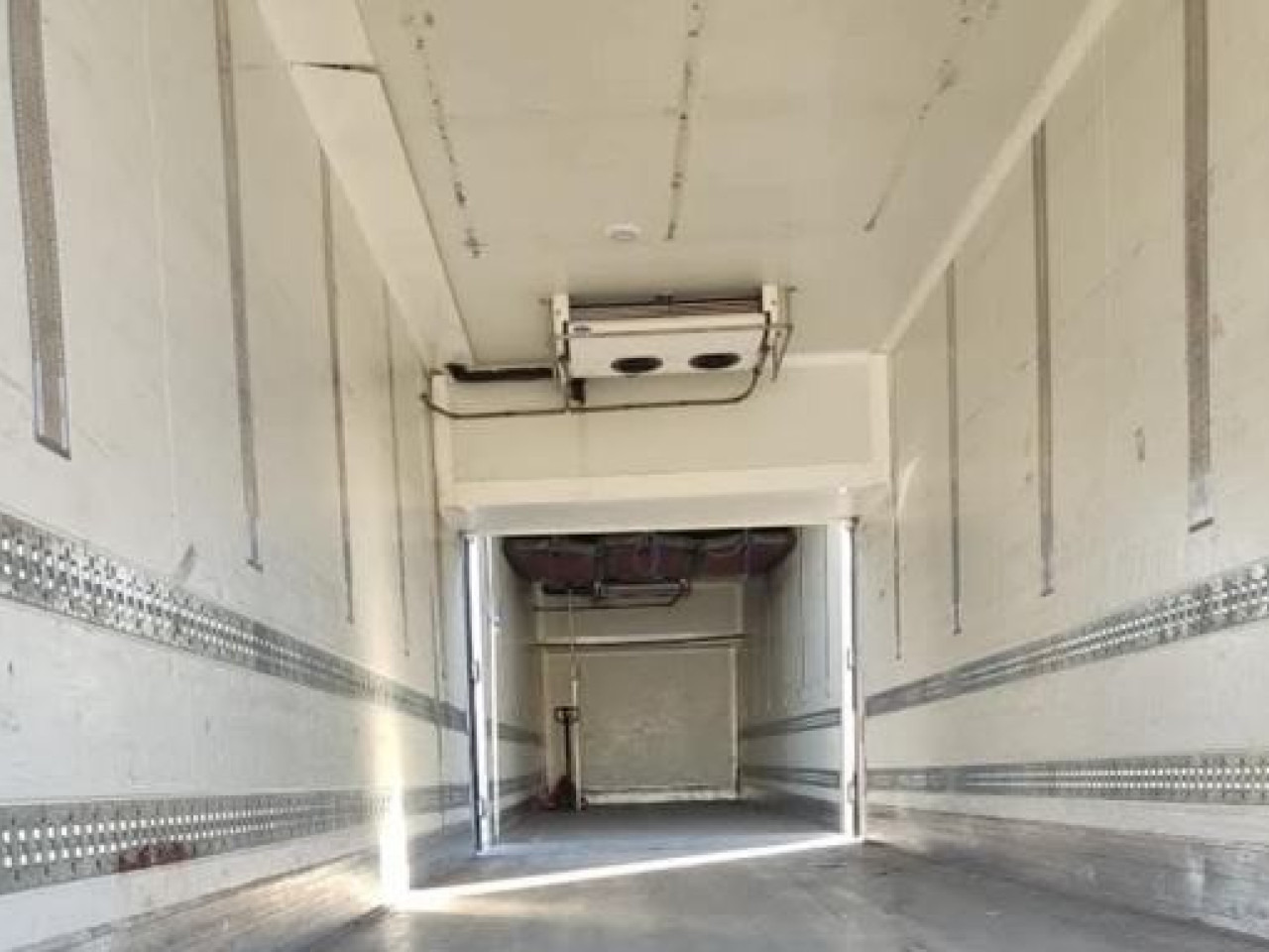 MERCEDES-BENZ Actros 25.480 - Furgoneta frigorifica: foto 4 MERCEDES-BENZ Actros 25.480 - Furgoneta frigorifica: foto 4