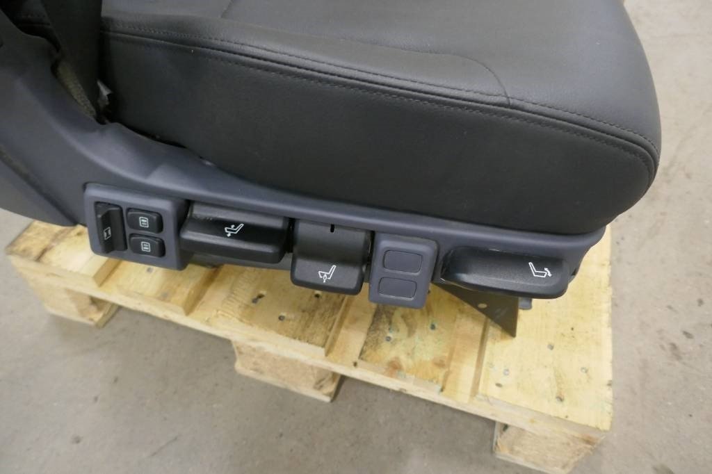 Scania V8 passagerarstol - Cabina para Camión: foto 3 Scania V8 passagerarstol - Cabina para Camión: foto 3