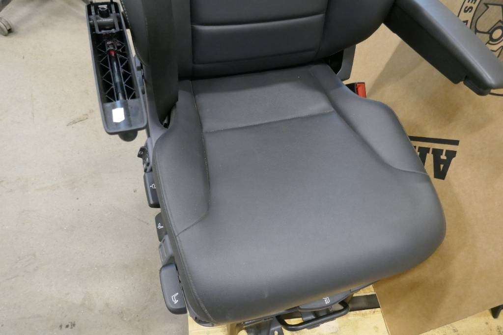 Scania V8 passagerarstol - Cabina para Camión: foto 4 Scania V8 passagerarstol - Cabina para Camión: foto 4