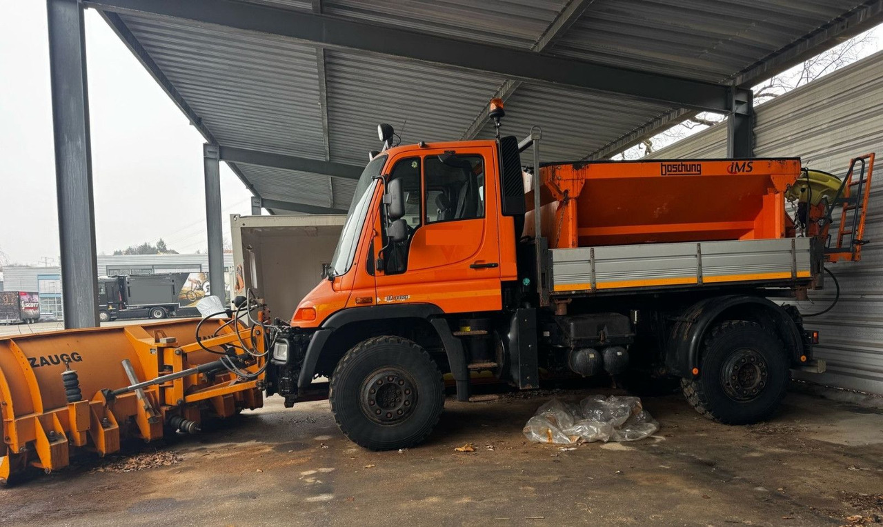 Unimog U400 4x4, Winterdienst, Schild+Streuer - Camión: foto 3 Unimog U400 4x4, Winterdienst, Schild+Streuer - Camión: foto 3