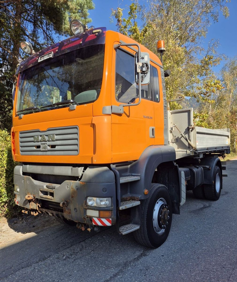 MAN 18.313 FAK 4x4, E3, ohne Kran - Camión volquete: foto 1 MAN 18.313 FAK 4x4, E3, ohne Kran - Camión volquete: foto 1