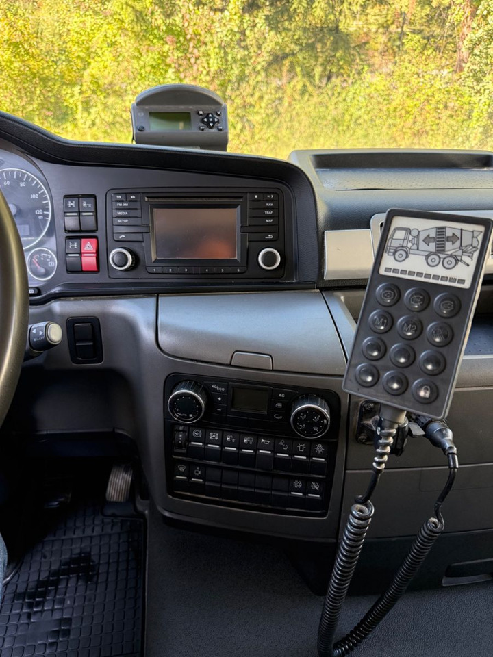 Camión hormigonera MAN TGS 32.440 8x4, Euro 6, Liebherr 9m3: foto 15 Camión hormigonera MAN TGS 32.440 8x4, Euro 6, Liebherr 9m3: foto 15