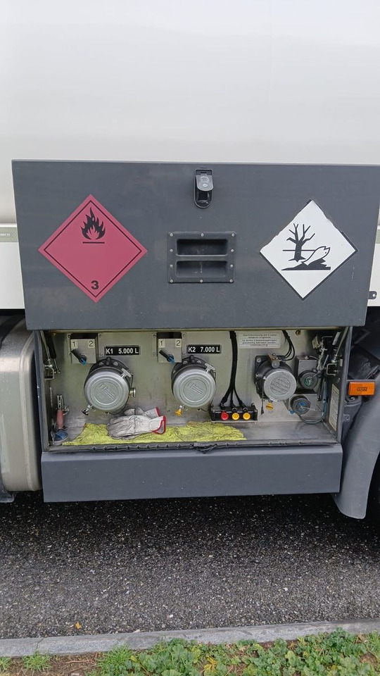 Scania P450 LB 4x2, ADR, Schwarzmueller Anhaenger Fuel - Camión cisterna: foto 5 Scania P450 LB 4x2, ADR, Schwarzmueller Anhaenger Fuel - Camión cisterna: foto 5