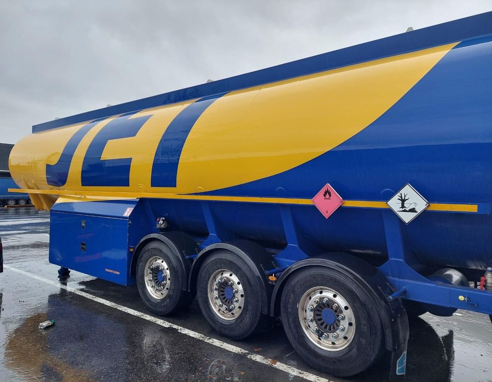 Schwarzmüller Schwingenschlögel,ADR,Diesel/Benzin, 5 Kammern Schwarzmüller Schwingenschlögel,ADR,Diesel/Benzin, 5 Kammern - Semirremolque cisterna: foto 1 Schwarzmüller Schwingenschlögel,ADR,Diesel/Benzin, 5 Kammern Schwarzmüller Schwingenschlögel,ADR,Diesel/Benzin, 5 Kammern - Semirremolque cisterna: foto 1