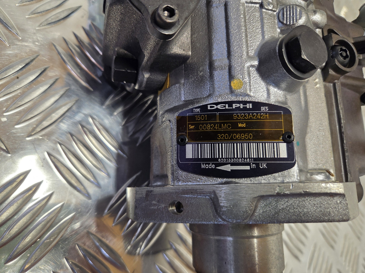 Fuel Injection Pump 55kw JCB 320/06950 Delphi 9323A242H - Motor y piezas para Maquinaria de construcción: foto 2 Fuel Injection Pump 55kw JCB 320/06950 Delphi 9323A242H - Motor y piezas para Maquinaria de construcción: foto 2