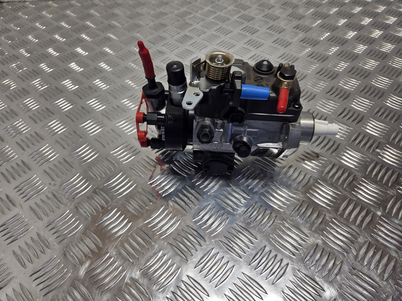 Fuel Injection Pump 55kw JCB 320/06950 Delphi 9323A242H - Motor y piezas para Maquinaria de construcción: foto 3 Fuel Injection Pump 55kw JCB 320/06950 Delphi 9323A242H - Motor y piezas para Maquinaria de construcción: foto 3