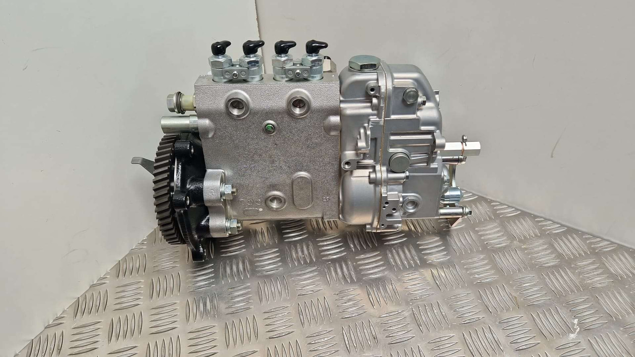 Fuel injection Pump 17/923100 JCB - Motor y piezas para Maquinaria de construcción: foto 3 Fuel injection Pump 17/923100 JCB - Motor y piezas para Maquinaria de construcción: foto 3