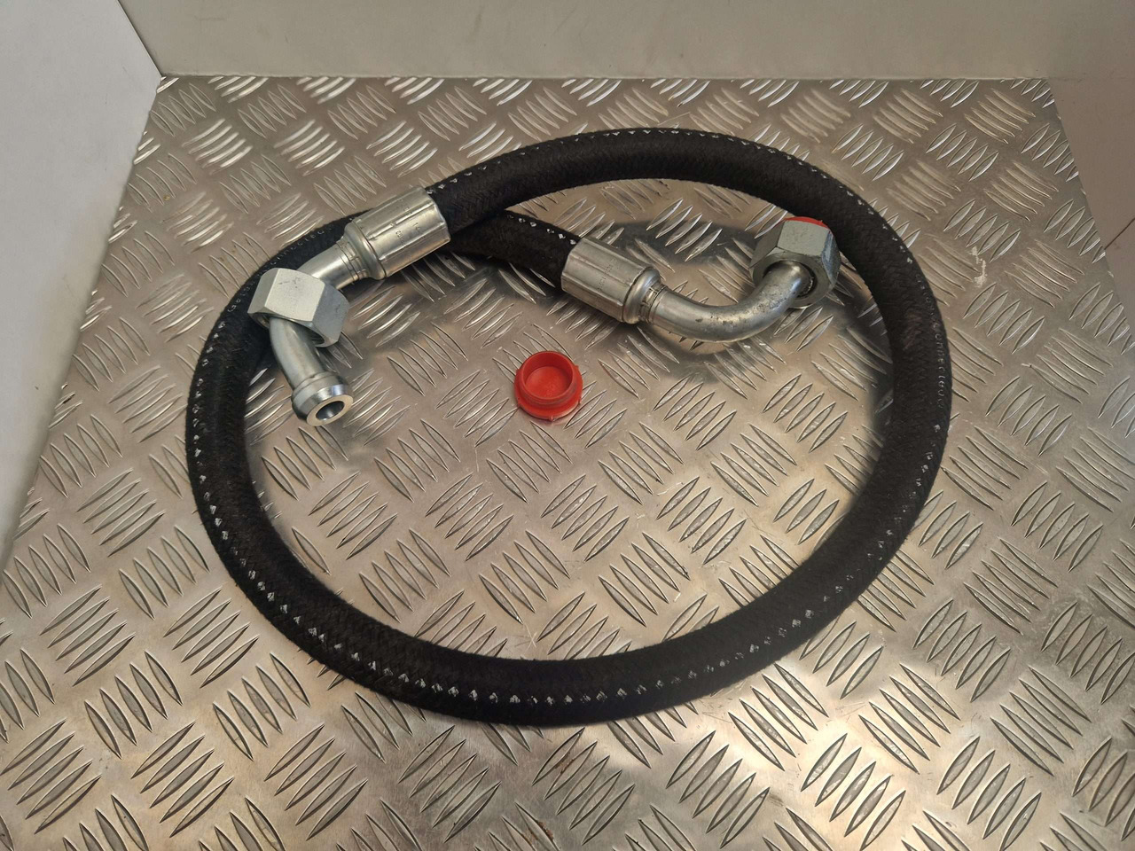 JCB 320/A4091 320/A4237 excavator Oil hose - Motor y piezas para Maquinaria de construcción: foto 4 JCB 320/A4091 320/A4237 excavator Oil hose - Motor y piezas para Maquinaria de construcción: foto 4