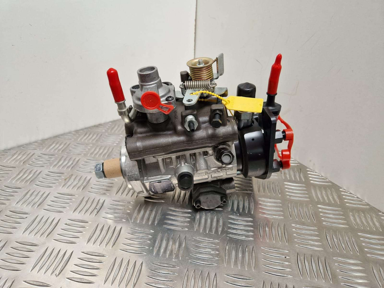 JCB Delphi injection pump 17/925300 - Motor y piezas para Maquinaria de construcción: foto 2 JCB Delphi injection pump 17/925300 - Motor y piezas para Maquinaria de construcción: foto 2