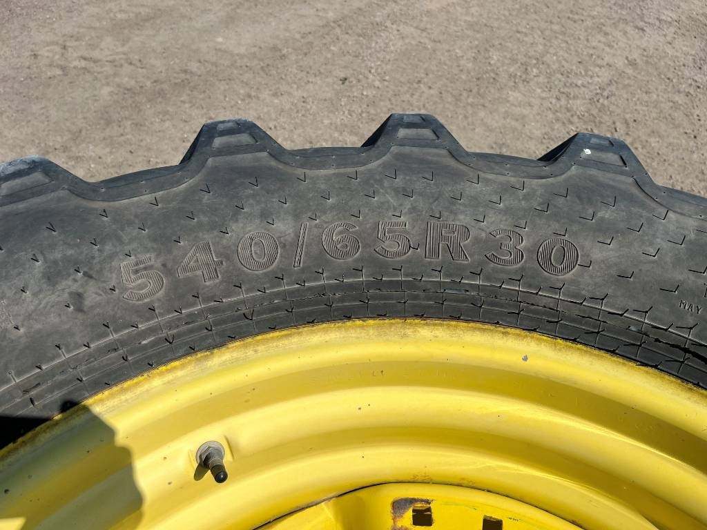 Alliance 540/65R30 till John Deere 7920 mfl - Neumático para Maquinaria agrícola: foto 4 Alliance 540/65R30 till John Deere 7920 mfl - Neumático para Maquinaria agrícola: foto 4