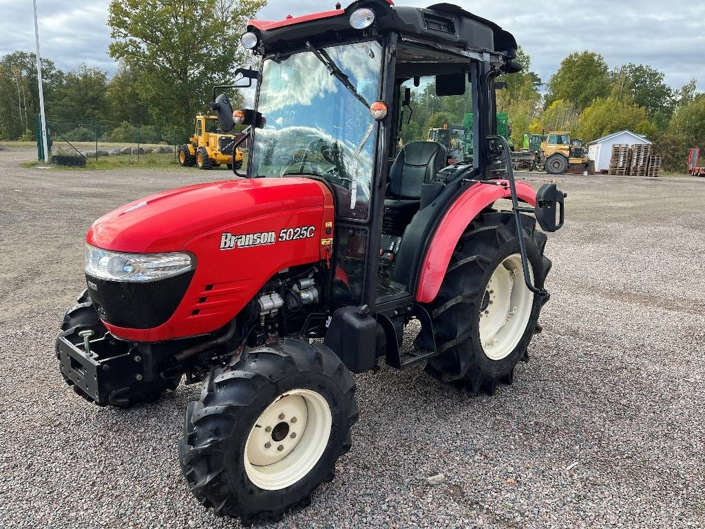 Branson 5025 C Dismantled. Only spare parts - Tractor: foto 4 Branson 5025 C Dismantled. Only spare parts - Tractor: foto 4