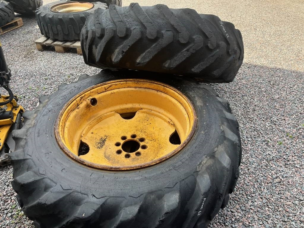 Goodyear 18,4-34 14 lagers till Ford Hymas Rottne - Neumático para Maquinaria de construcción: foto 4 Goodyear 18,4-34 14 lagers till Ford Hymas Rottne - Neumático para Maquinaria de construcción: foto 4