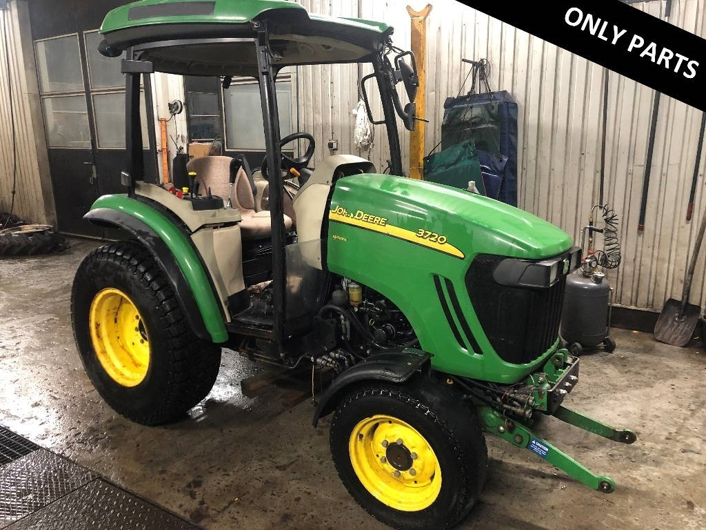 John Deere 3720 Dismantled: only spare parts - Tractor municipal: foto 1 John Deere 3720 Dismantled: only spare parts - Tractor municipal: foto 1