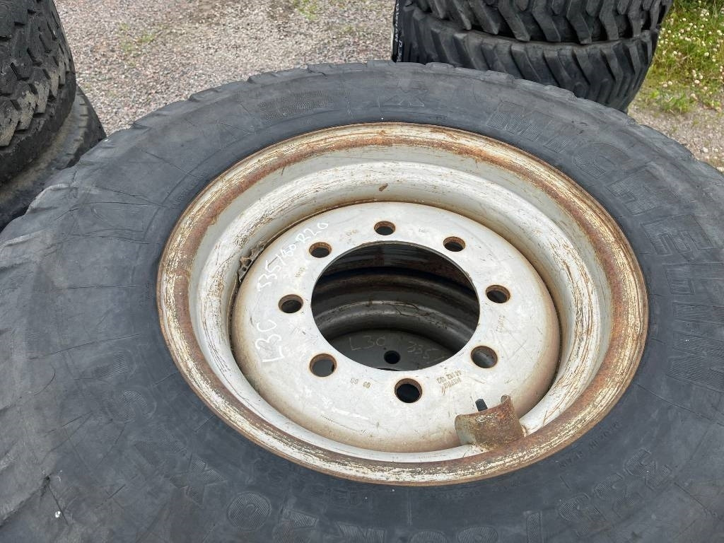 Michelin 335/80-20 till Volvo L30 Zettelmeyer - Neumático para Maquinaria de construcción: foto 4 Michelin 335/80-20 till Volvo L30 Zettelmeyer - Neumático para Maquinaria de construcción: foto 4