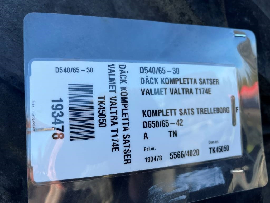 Trelleborg 650/65 42 540/65 30 till Valmet Valtra T174 - Neumático para Maquinaria agrícola: foto 4 Trelleborg 650/65 42 540/65 30 till Valmet Valtra T174 - Neumático para Maquinaria agrícola: foto 4