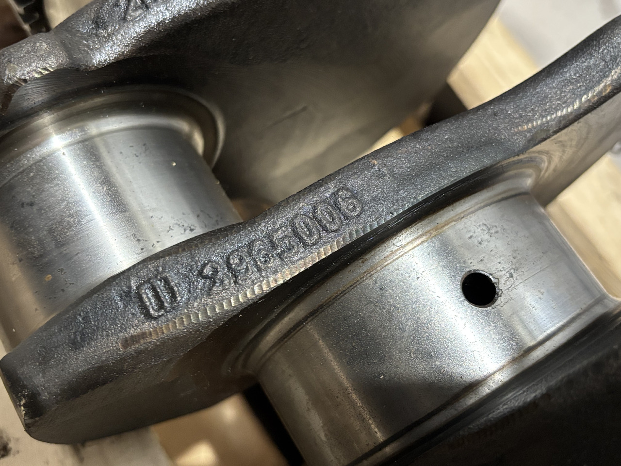 Case 5130 5140 5150 Maxxum 5140 Cummins 6BT Wał Korbowy J908032 J929037 J918324 - Cigüeñal para Maquinaria agrícola: foto 4 Case 5130 5140 5150 Maxxum 5140 Cummins 6BT Wał Korbowy J908032 J929037 J918324 - Cigüeñal para Maquinaria agrícola: foto 4