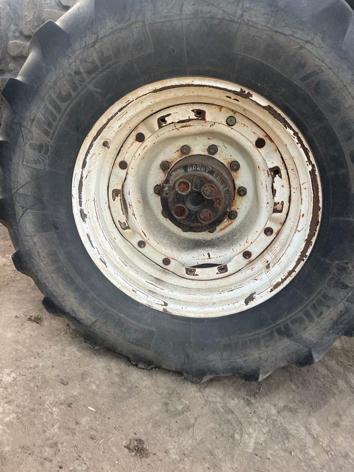 Case New Holland Fiat Agri - Felga 15x30 - Llanta para Maquinaria agrícola: foto 1 Case New Holland Fiat Agri - Felga 15x30 - Llanta para Maquinaria agrícola: foto 1