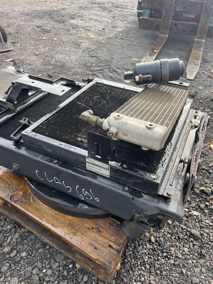 Claas Ares - chłodnica wody - Enfriador de aceite para Maquinaria de construcción: foto 1 Claas Ares - chłodnica wody - Enfriador de aceite para Maquinaria de construcción: foto 1