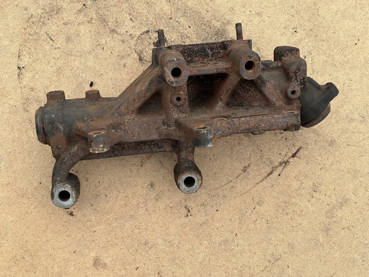 Claas Lexion 780 Kolektor Wydechowy Mercedes R5421421009 OM502 - Colector de escape para Cosechadora de granos: foto 3 Claas Lexion 780 Kolektor Wydechowy Mercedes R5421421009 OM502 - Colector de escape para Cosechadora de granos: foto 3