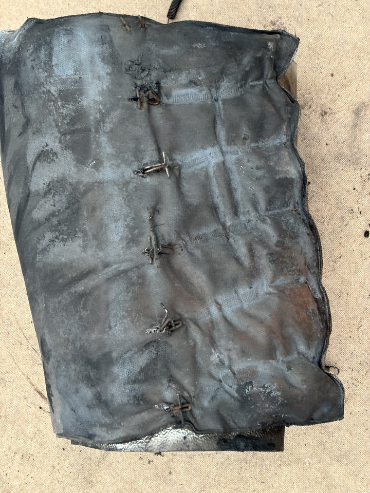 Claas Lexion 780 Obudowa Osłona Fartuch Maska - Motor y piezas para Maquinaria agrícola: foto 3 Claas Lexion 780 Obudowa Osłona Fartuch Maska - Motor y piezas para Maquinaria agrícola: foto 3