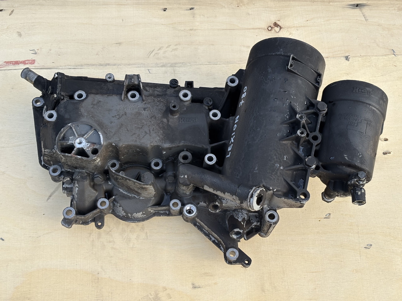 Claas Lexion 780 Obudowa, chłodnica oleju, Obudowa filtra paliwa A541188 A541092 - Enfriador de aceite para Maquinaria agrícola: foto 1 Claas Lexion 780 Obudowa, chłodnica oleju, Obudowa filtra paliwa A541188 A541092 - Enfriador de aceite para Maquinaria agrícola: foto 1