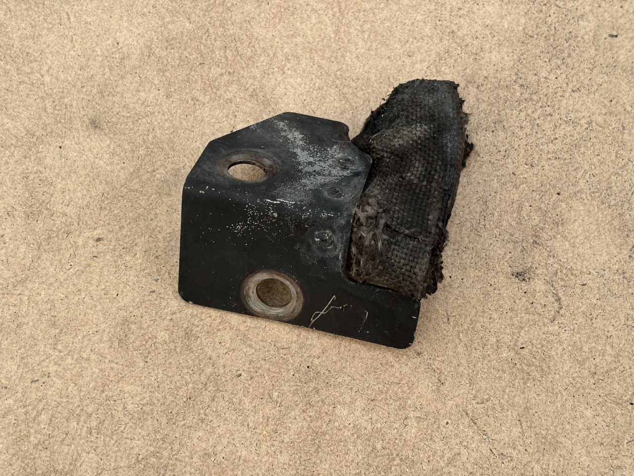 Claas Lexion 780 Ogranicznik Osłona Obudowa silnika 0007812160 0007812120 - Motor y piezas para Maquinaria agrícola: foto 2 Claas Lexion 780 Ogranicznik Osłona Obudowa silnika 0007812160 0007812120 - Motor y piezas para Maquinaria agrícola: foto 2