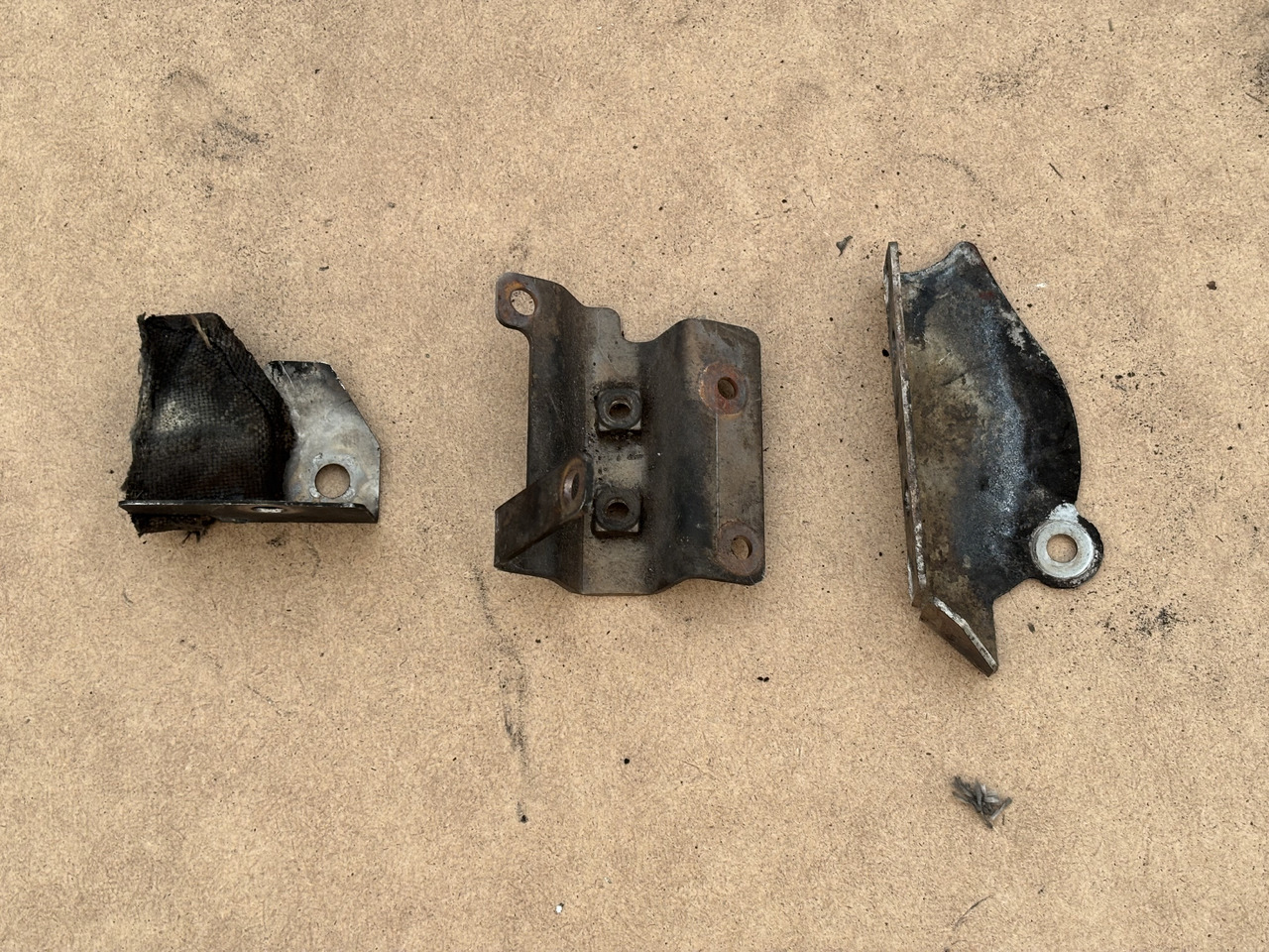 Claas Lexion 780 Ogranicznik Osłona Obudowa silnika 0007812160 0007812120 - Motor y piezas para Maquinaria agrícola: foto 1 Claas Lexion 780 Ogranicznik Osłona Obudowa silnika 0007812160 0007812120 - Motor y piezas para Maquinaria agrícola: foto 1