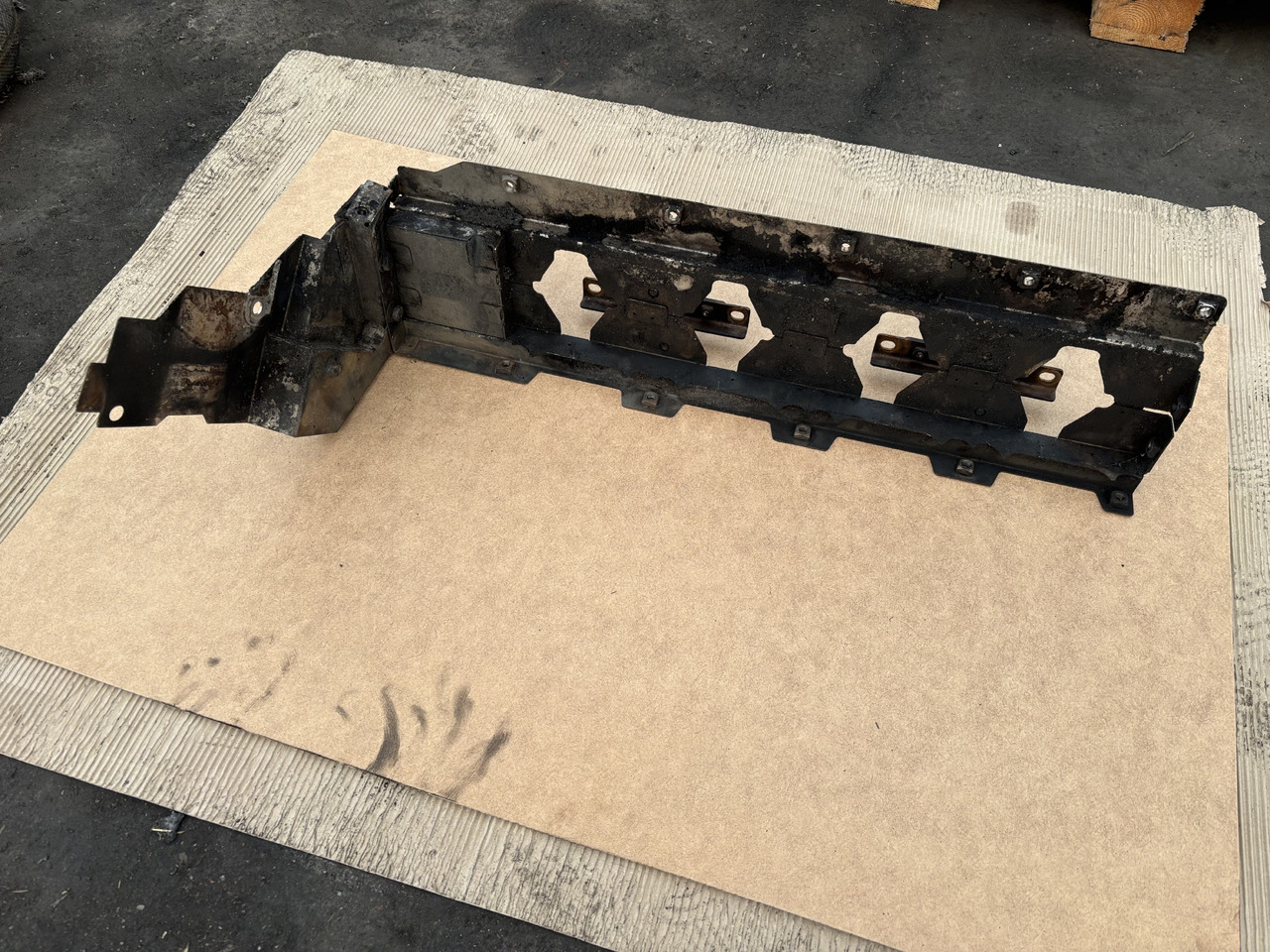 Claas Lexion 780 Ściana Tylna Obudowa Osłona Silnika 00 0781 204 0 00 7812040 - Motor y piezas para Maquinaria agrícola: foto 1 Claas Lexion 780 Ściana Tylna Obudowa Osłona Silnika 00 0781 204 0 00 7812040 - Motor y piezas para Maquinaria agrícola: foto 1