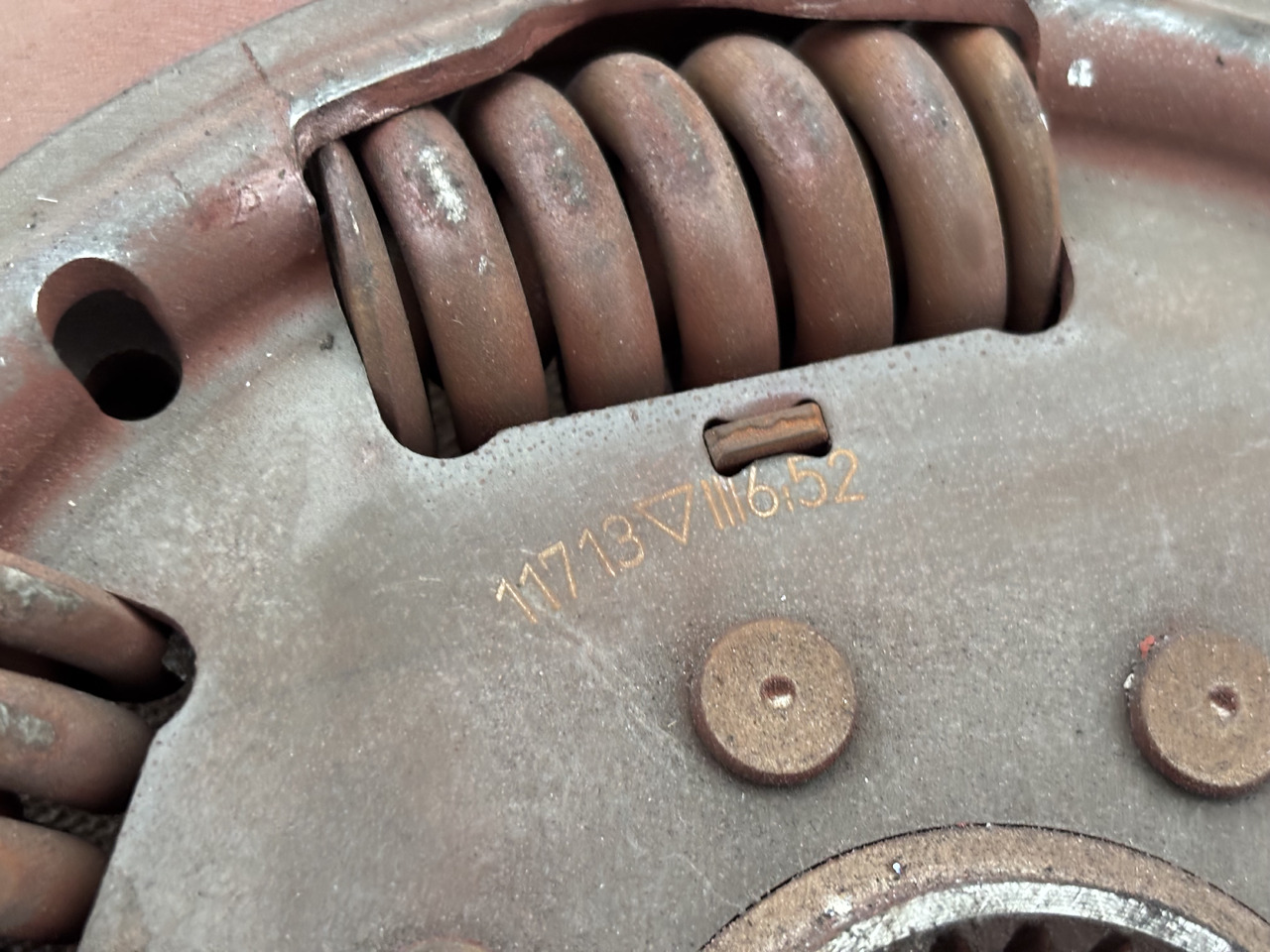 Claas Lexion 780 TŁUMIK DRGAŃ SKRĘTNYCH 0006647120 00 0664 712 0 - Motor y piezas para Cosechadora de granos: foto 2 Claas Lexion 780 TŁUMIK DRGAŃ SKRĘTNYCH 0006647120 00 0664 712 0 - Motor y piezas para Cosechadora de granos: foto 2