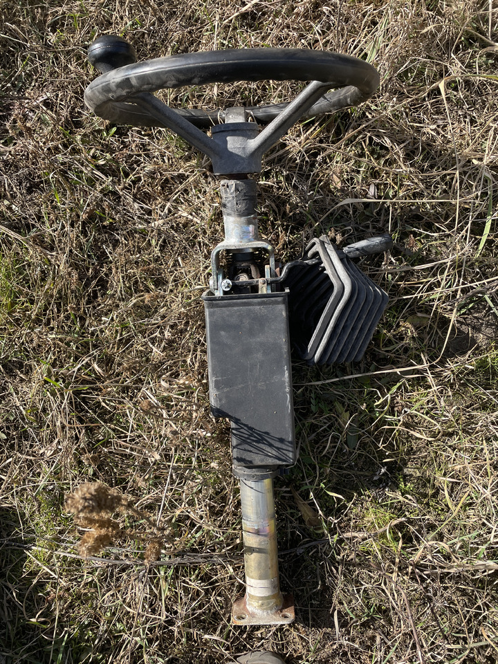 Claas Targo K60 - kolumna kierownicy kierownica - Volante para Manipulador telescópico: foto 1 Claas Targo K60 - kolumna kierownicy kierownica - Volante para Manipulador telescópico: foto 1