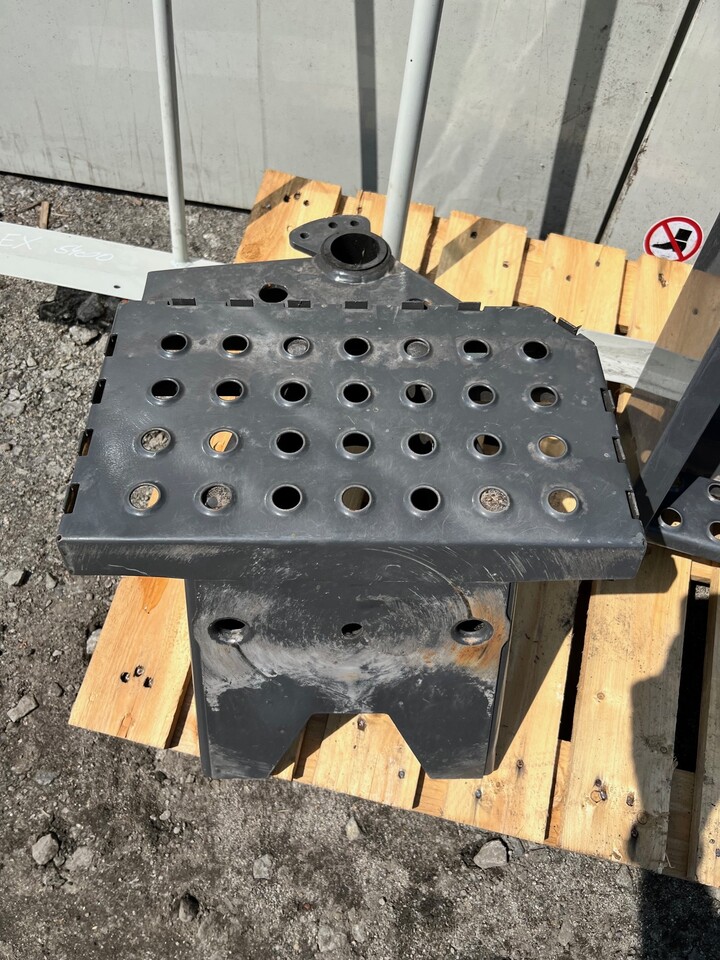 Claas Trion Dżwigar drabinki 0027017446 - Peldaño para Maquinaria agrícola: foto 4 Claas Trion Dżwigar drabinki 0027017446 - Peldaño para Maquinaria agrícola: foto 4