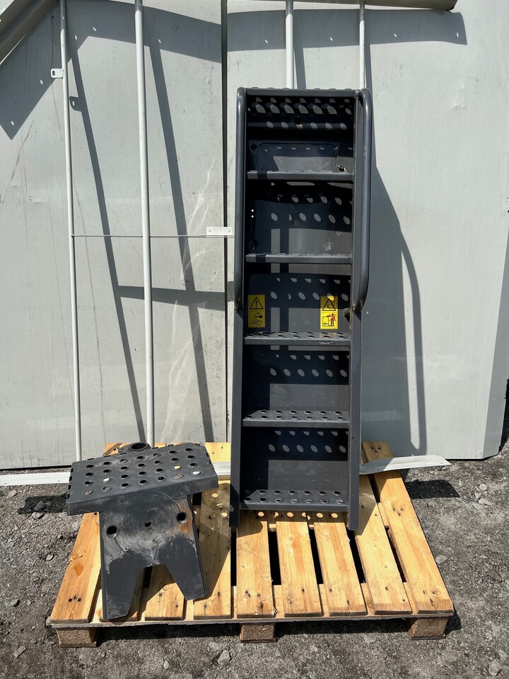 Claas Trion Dżwigar drabinki 0027017446 - Peldaño para Maquinaria agrícola: foto 1 Claas Trion Dżwigar drabinki 0027017446 - Peldaño para Maquinaria agrícola: foto 1