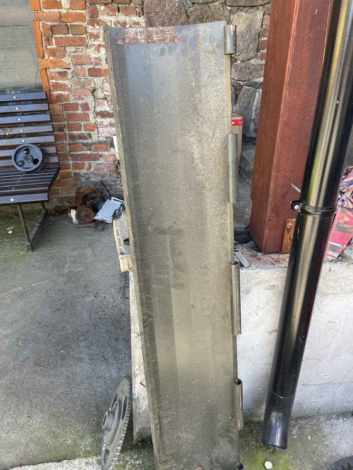 Claas Tucano 320 - blacha osłona 553121.1 - Cabina e interior para Cosechadora de granos: foto 1 Claas Tucano 320 - blacha osłona 553121.1 - Cabina e interior para Cosechadora de granos: foto 1