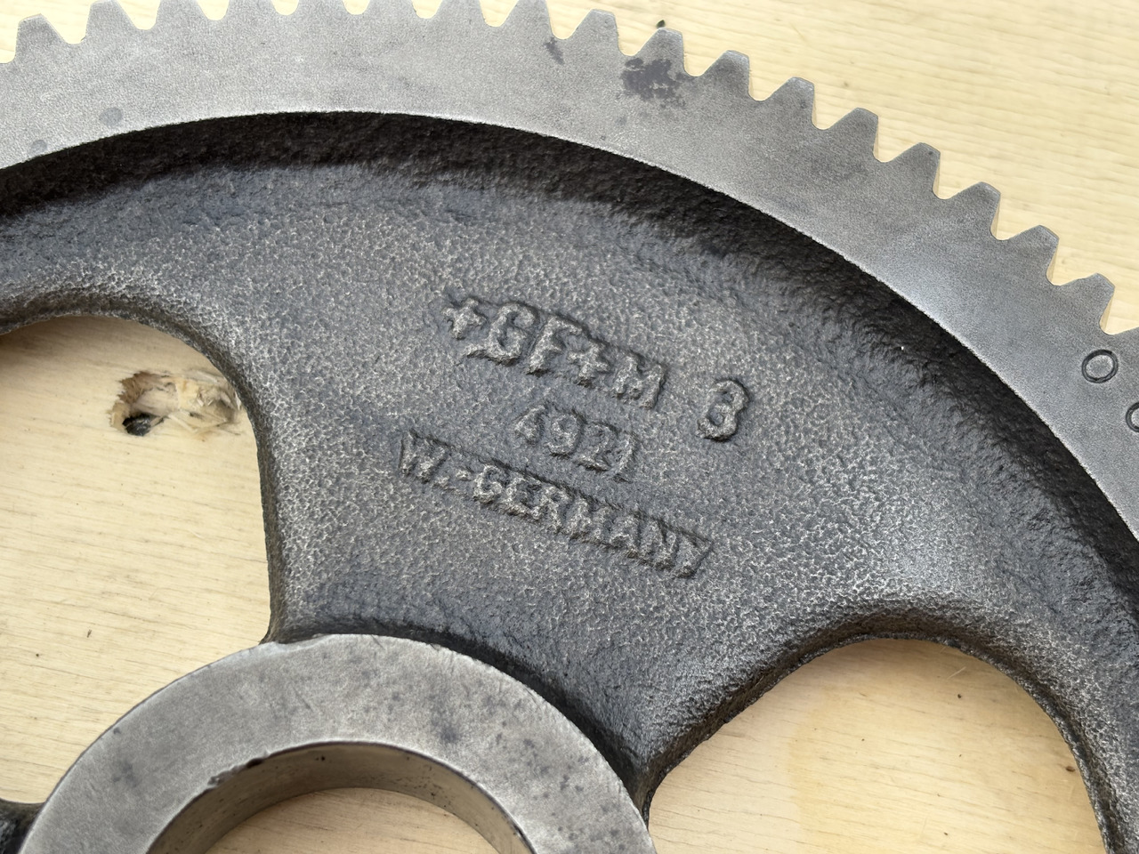 Cummins 8.3 6CT 6CTA 6CTAA Koło zębate wałka rozrządu 3918777 3907677 3917328 3901967 ORYGINAŁ - Árbol de levas para Maquinaria agrícola: foto 2 Cummins 8.3 6CT 6CTA 6CTAA Koło zębate wałka rozrządu 3918777 3907677 3917328 3901967 ORYGINAŁ - Árbol de levas para Maquinaria agrícola: foto 2