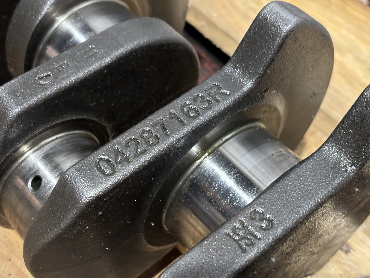 Deutz 04287163R TD 2011 L04 TD2011L04 Wał Korbowy - Cigüeñal para Maquinaria agrícola: foto 1 Deutz 04287163R TD 2011 L04 TD2011L04 Wał Korbowy - Cigüeñal para Maquinaria agrícola: foto 1