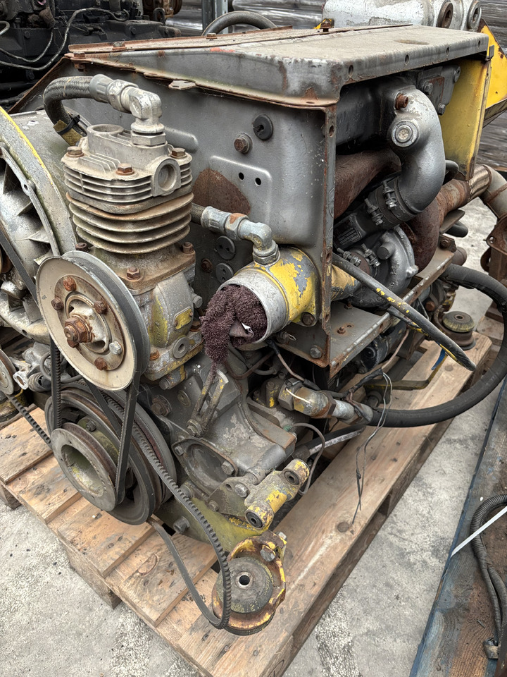 Deutz BF4L913 BF4L 913 Silnik Chłodzony Powietrzem Kompletny z Turbiną Chłodnicą - Motor para Maquinaria agrícola: foto 1 Deutz BF4L913 BF4L 913 Silnik Chłodzony Powietrzem Kompletny z Turbiną Chłodnicą - Motor para Maquinaria agrícola: foto 1