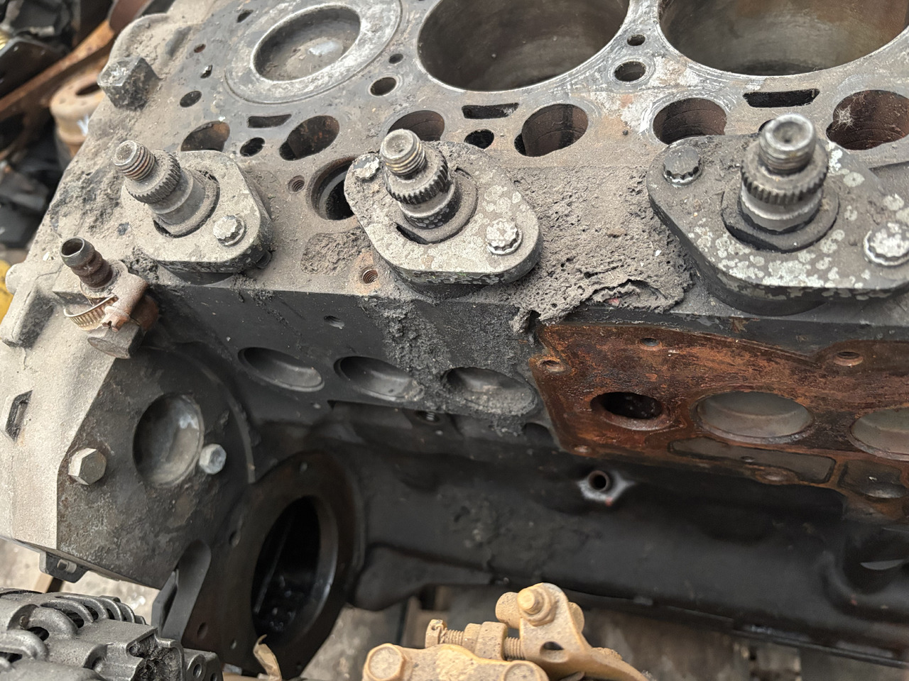 Deutz Fahr Merlo 04289542 10670424 Blok Silnika BF4M2012 TCD 2012 L04 4V - Bloque de cilindros para Maquinaria agrícola: foto 2 Deutz Fahr Merlo 04289542 10670424 Blok Silnika BF4M2012 TCD 2012 L04 4V - Bloque de cilindros para Maquinaria agrícola: foto 2