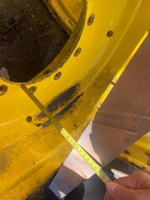 Felga John Deere 15x28 / AL118869 - Llanta para Maquinaria agrícola: foto 4 Felga John Deere 15x28 / AL118869 - Llanta para Maquinaria agrícola: foto 4